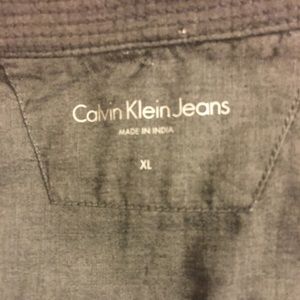 Grey 100% cotton men’s shirt sleeve button up